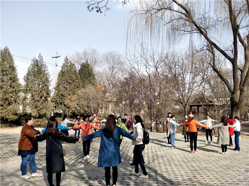 巾帼爱暖童心 情满兰州市儿童福利院——兰州女性携手共庆三八妇女节